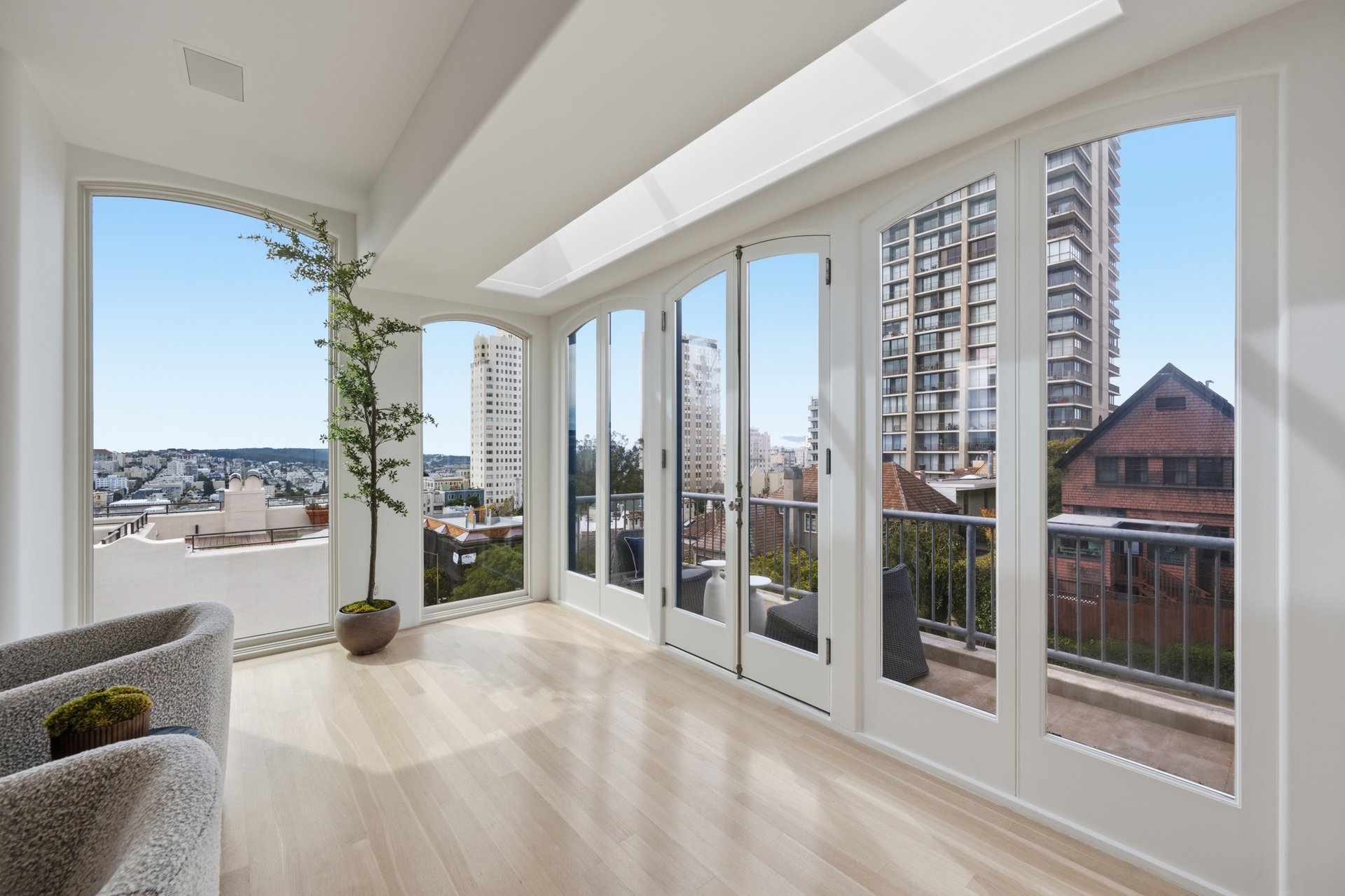 Midcentury Marvel Above Russian Hill