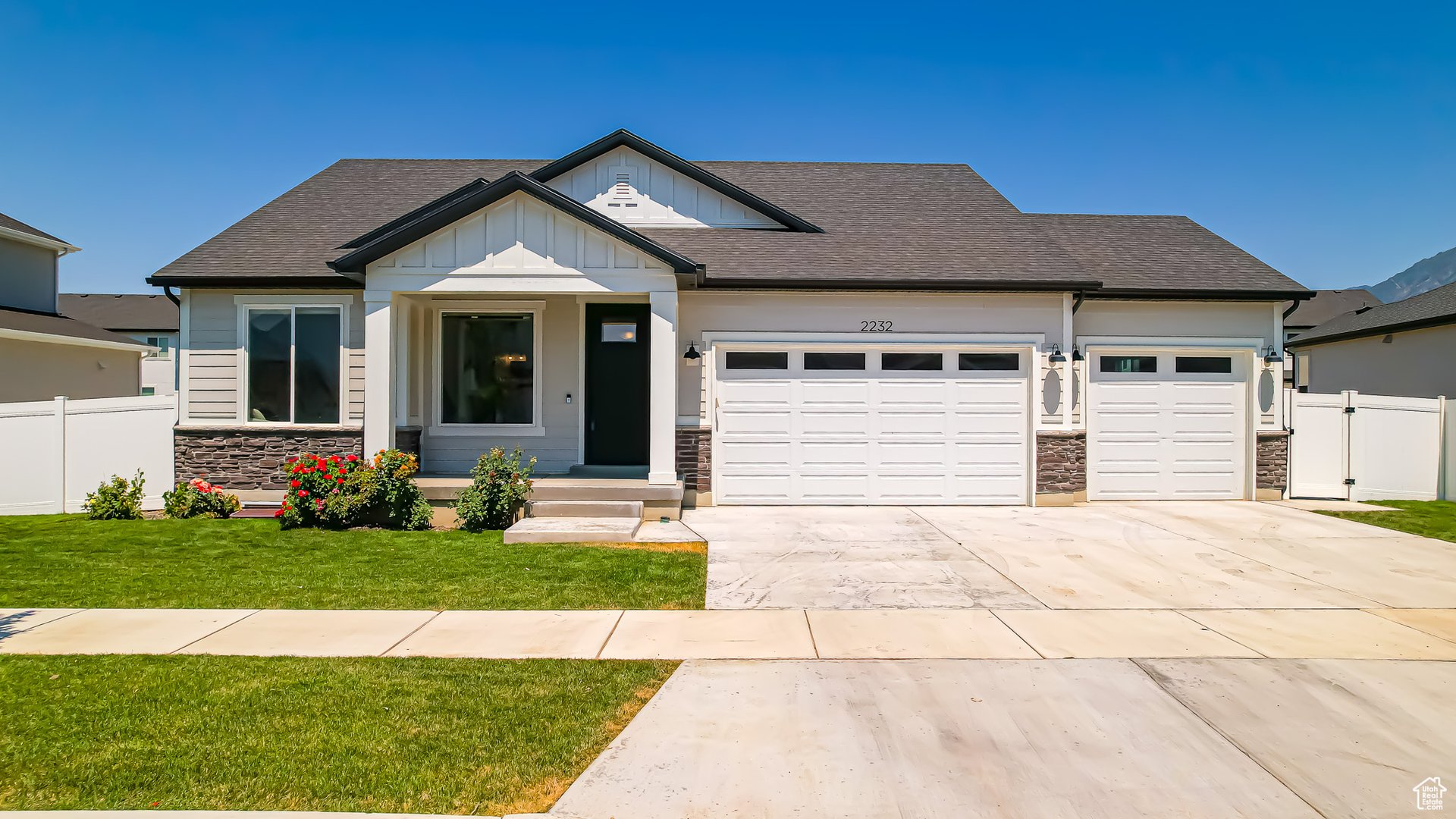 2232 W Pinnacle Ave