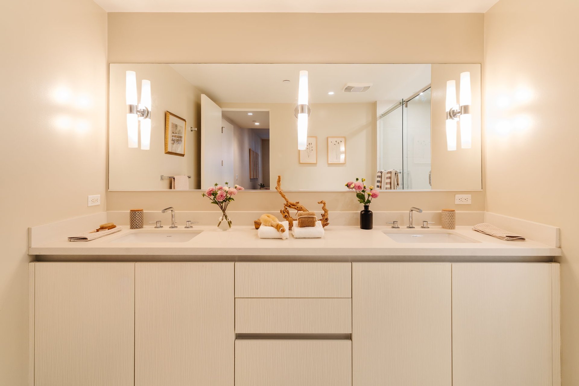 441 S Barrington Ave Unit: 109, Brentwood 
