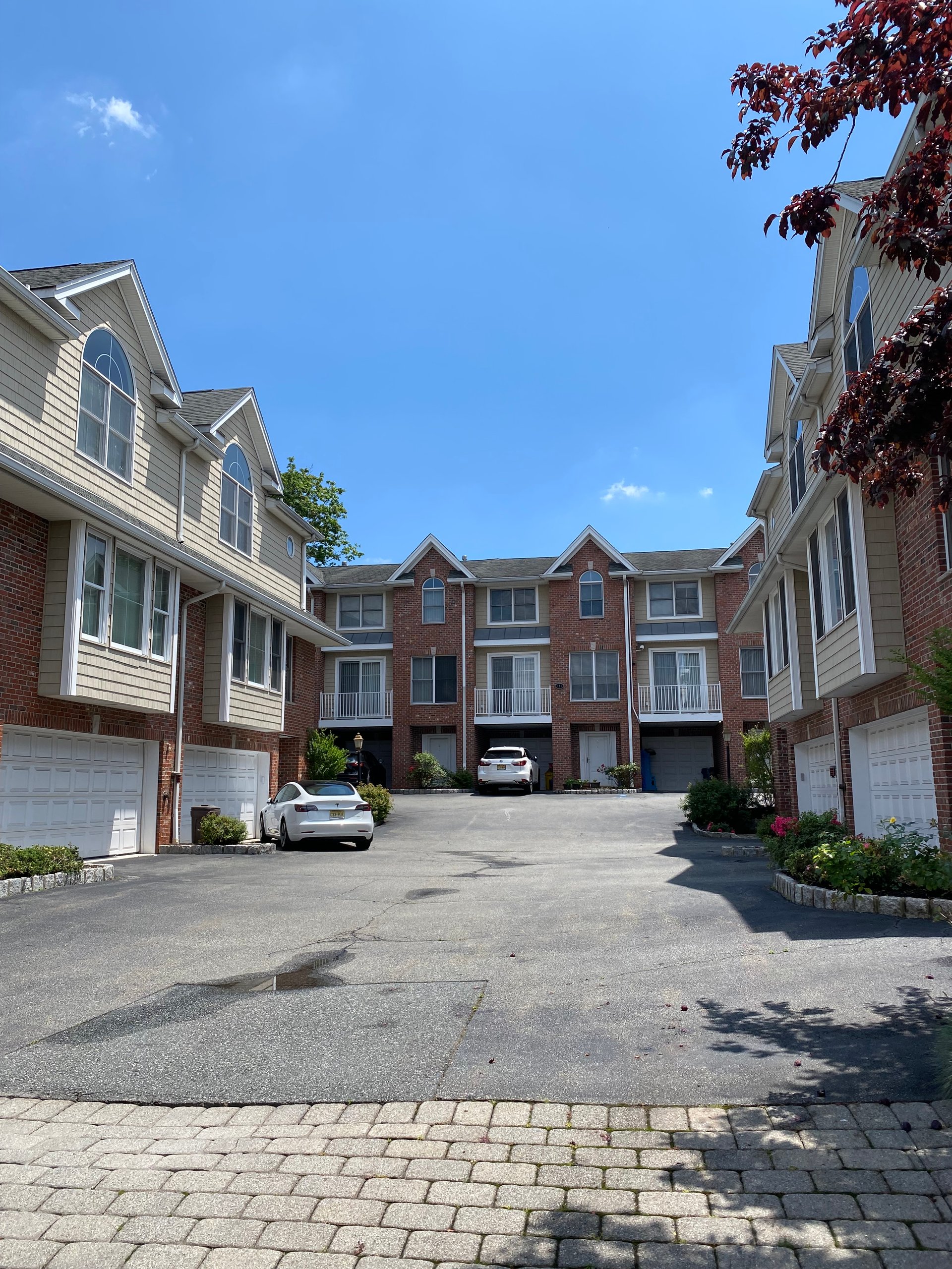 426 Hillside Ave
