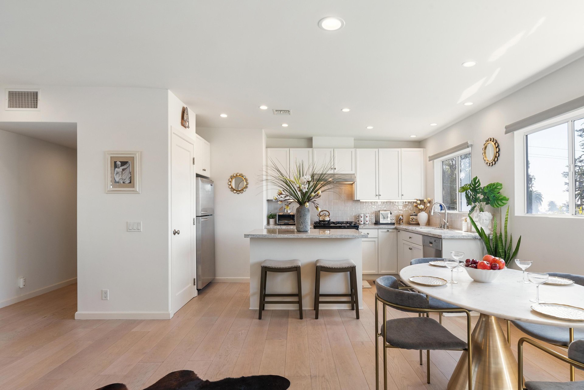 446 San Vicente Blvd Unit: 305