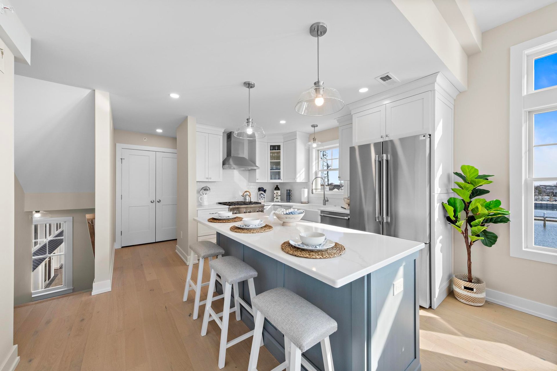 2600 Long Beach Blvd, Buccaneer Unit 13