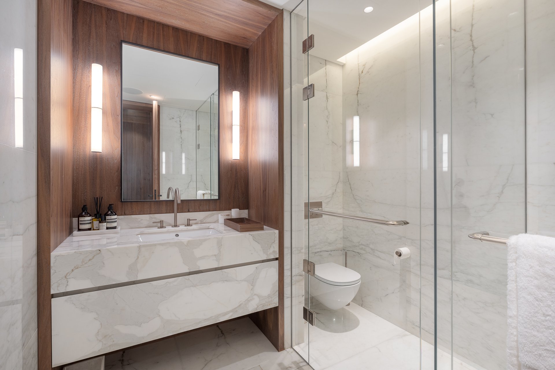 Four Seasons Private Residences - Penthouse 
