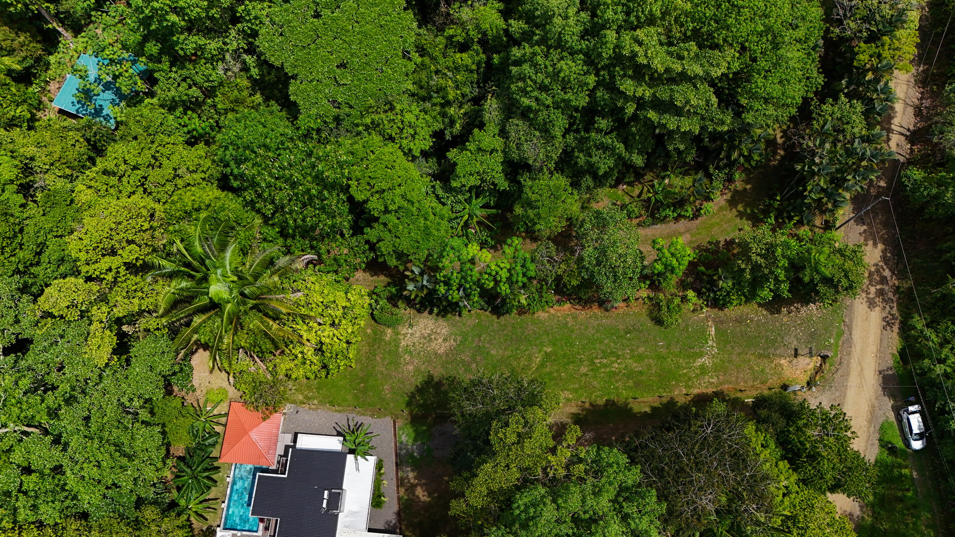 Beautiful Lot Ready to Built in Playa Hermosa, Osa with a Creek