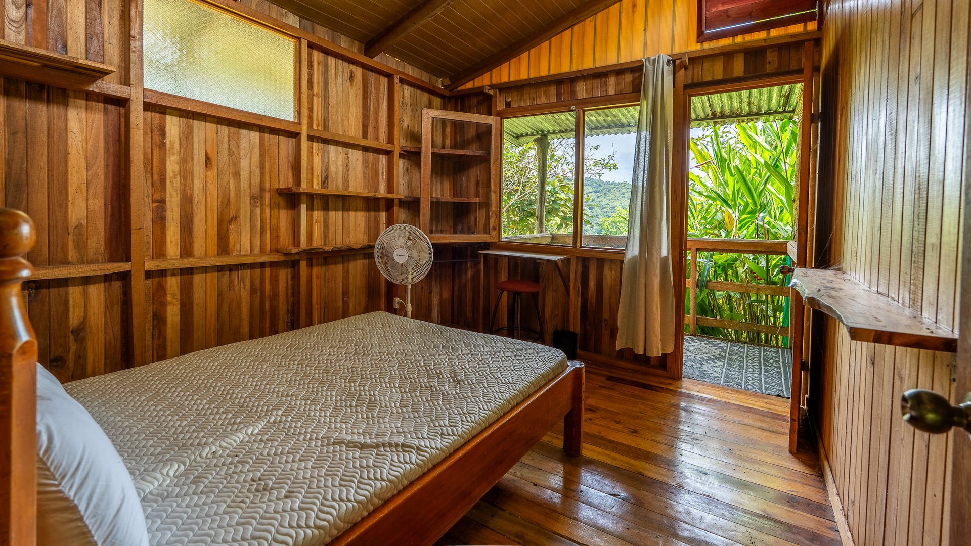 Mountain Home with Guest Cabin & Additional Building Site Near Nauyaca Waterfalls