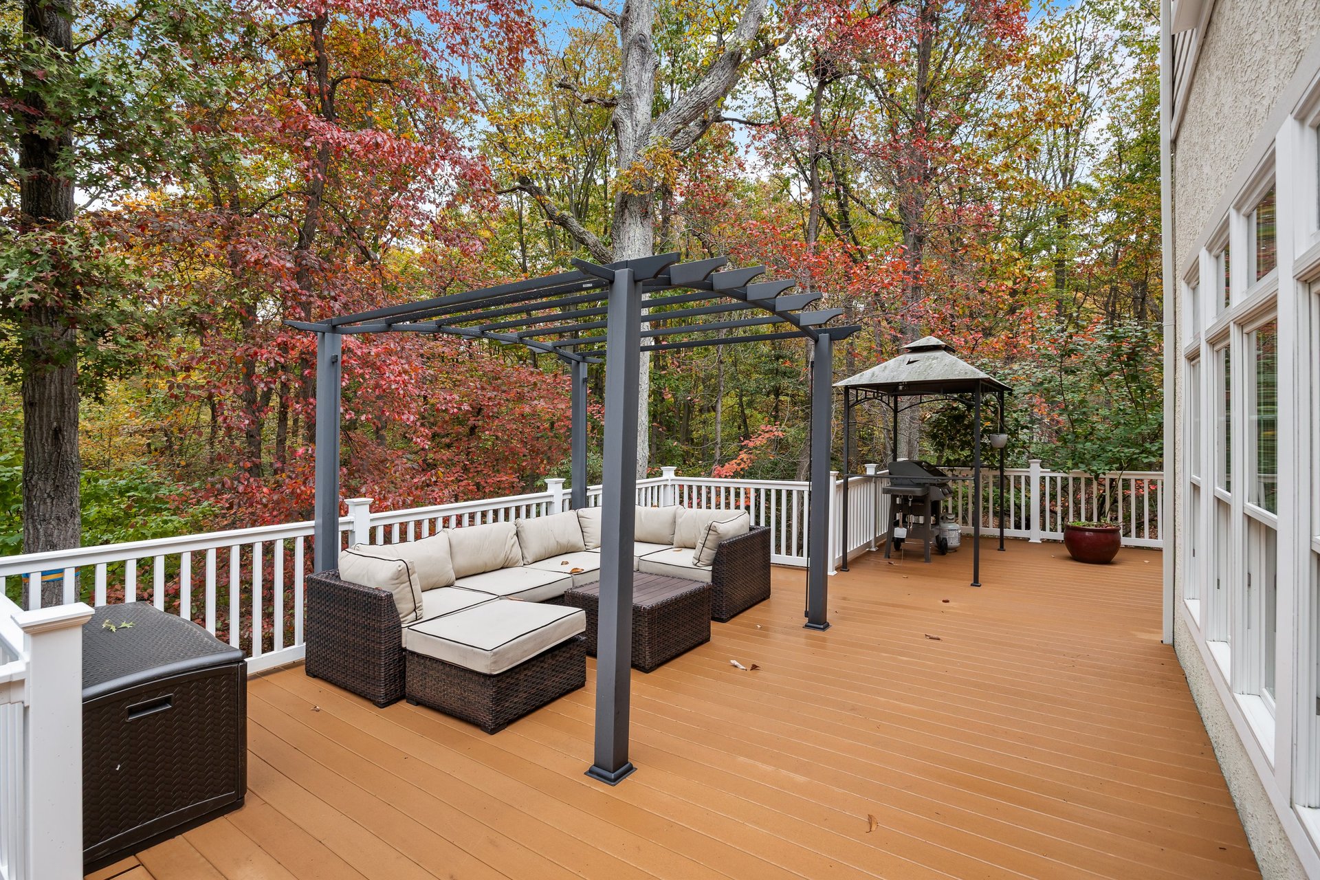 2A Laurel Dr