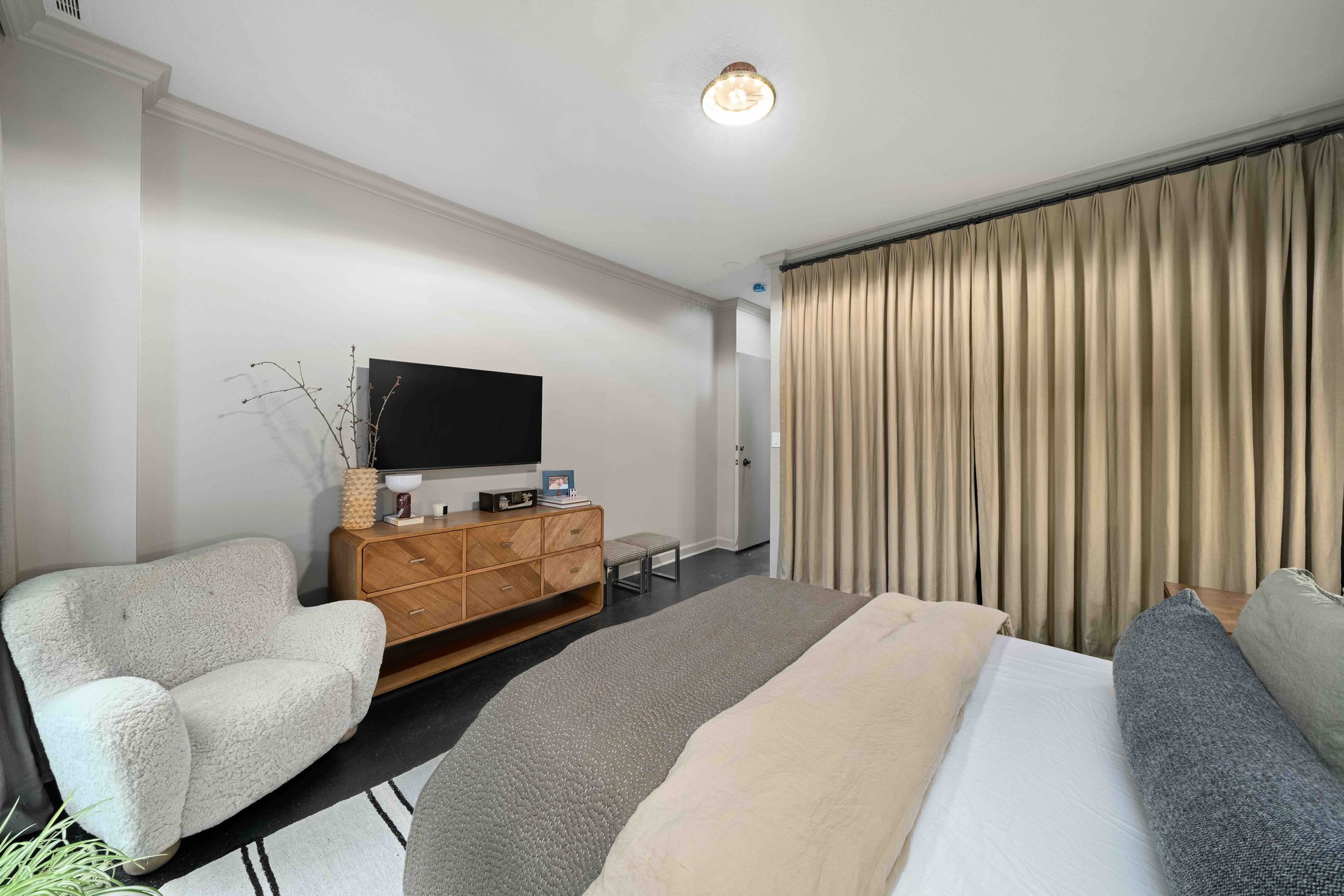 2575 Peachtree Road NE Unit 4H