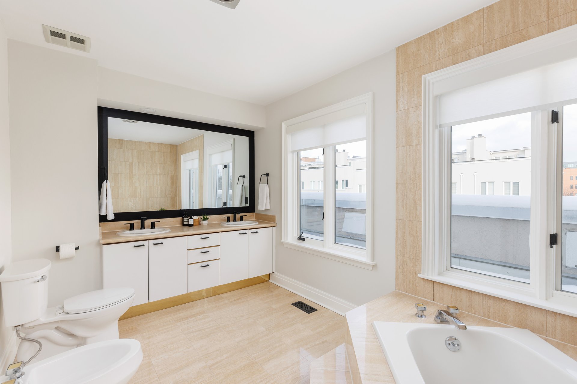 Casa Loma Townhouse