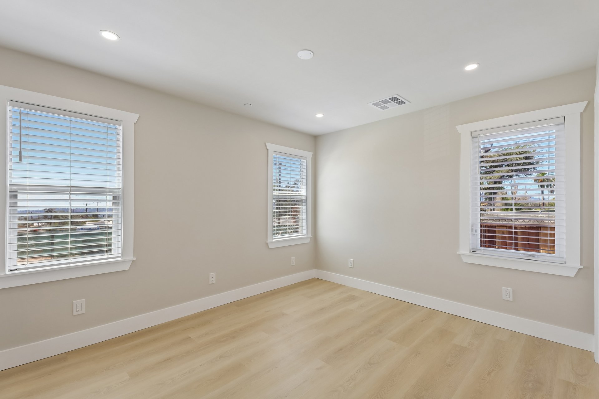 19 E Pine Street