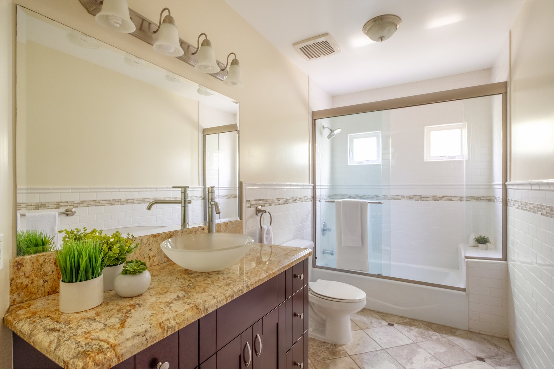 11925 Charnock Rd, Mar Vista