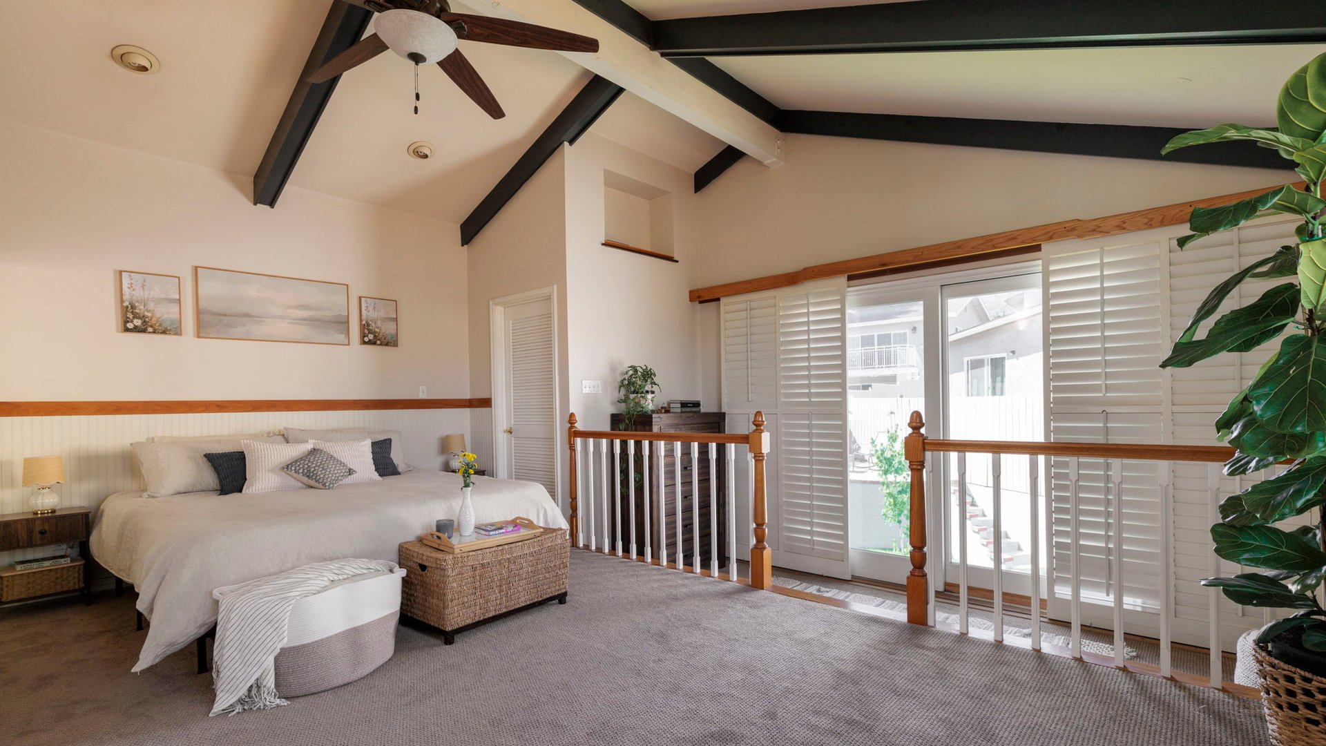 2-Story Historic Cabin Home in La Crescenta - Breathtaking Verdugo Mountain Views!