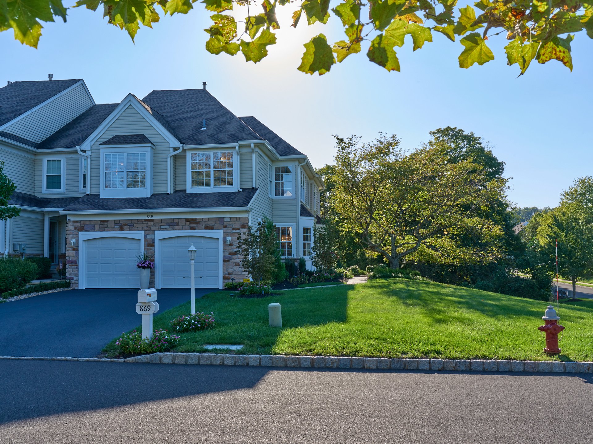 869 Breckinridge Ct 