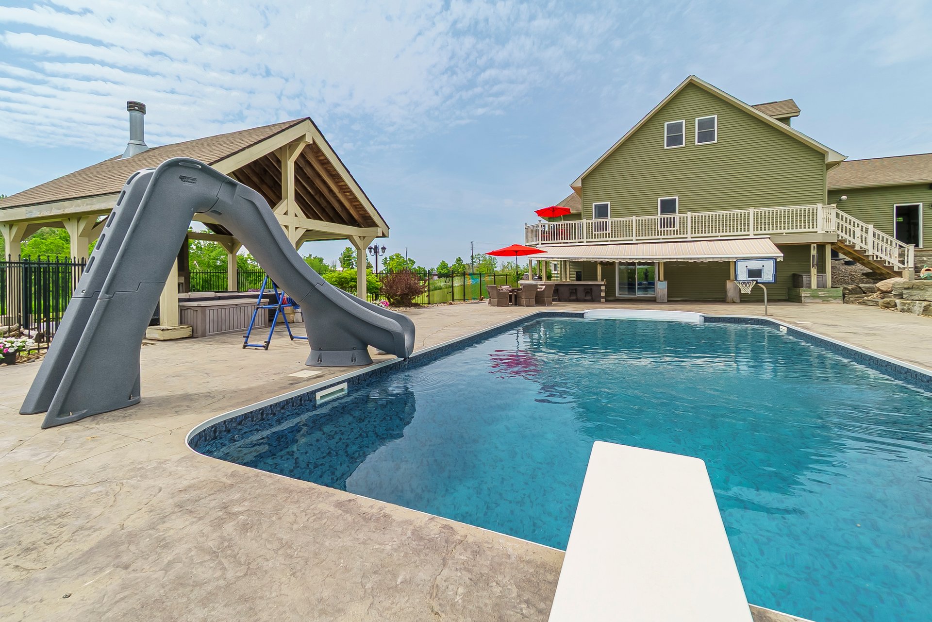 5586 COUNTY RD 2