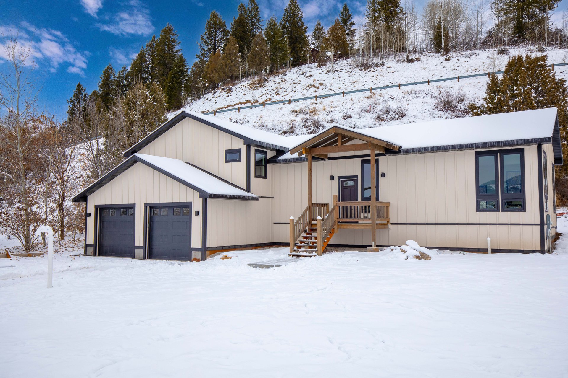 190 MEADOW RIDGE Drive