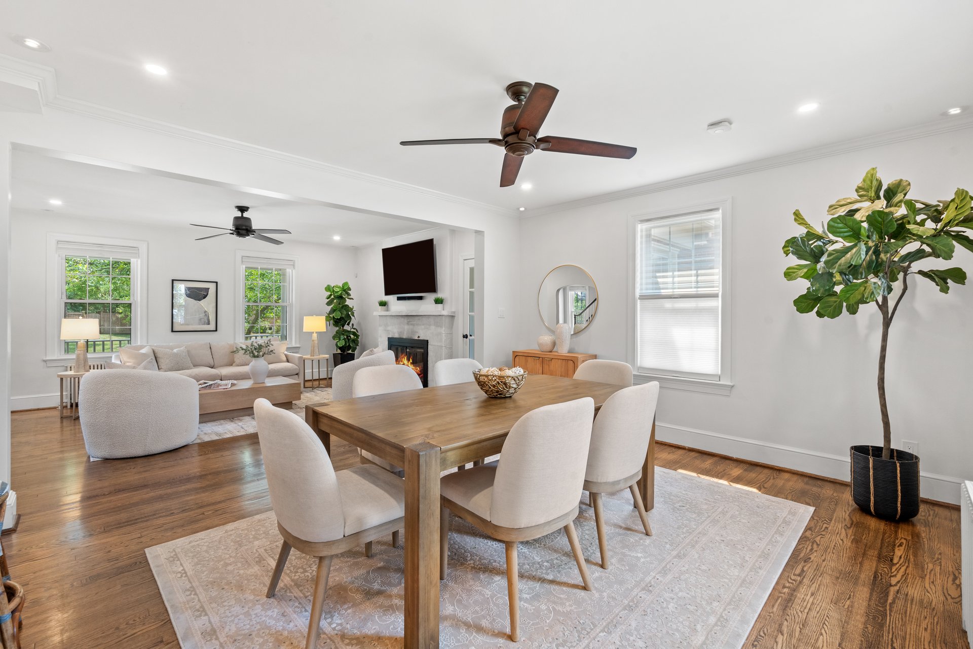 21 W Oak Street