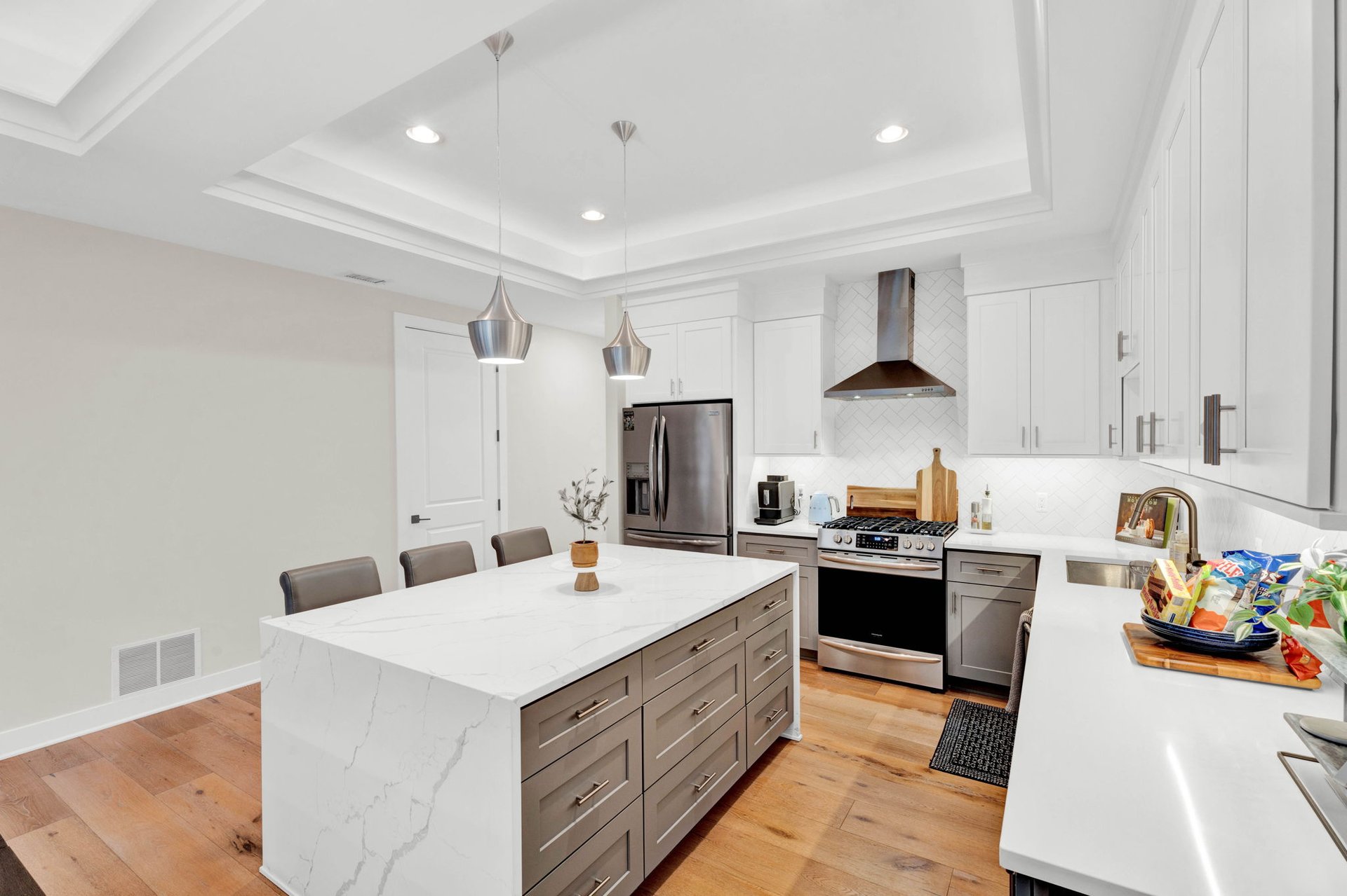 710 E Parent Ave
