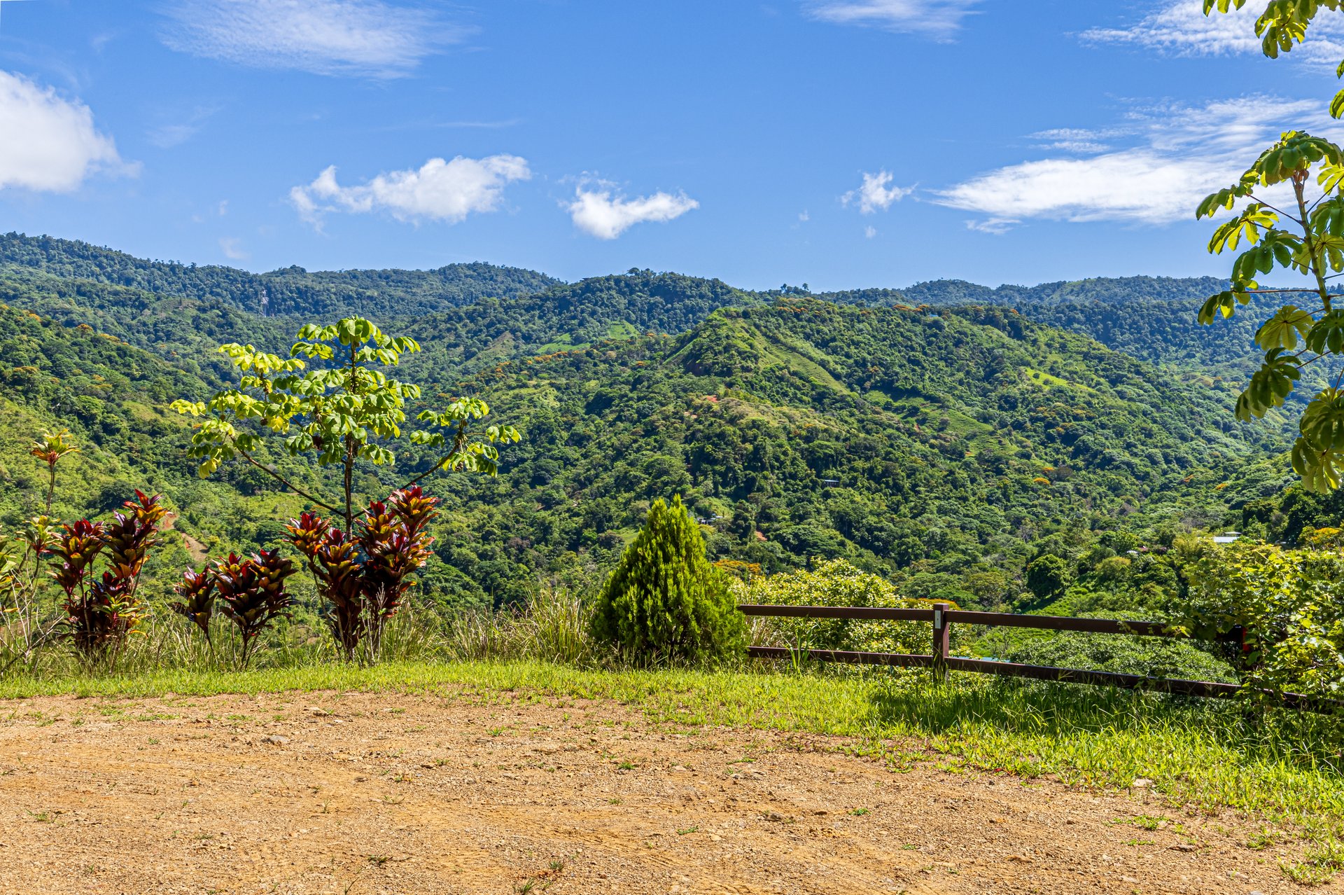 Mountain Farm & Homestead Opportunity in San Josecito, Costa Rica