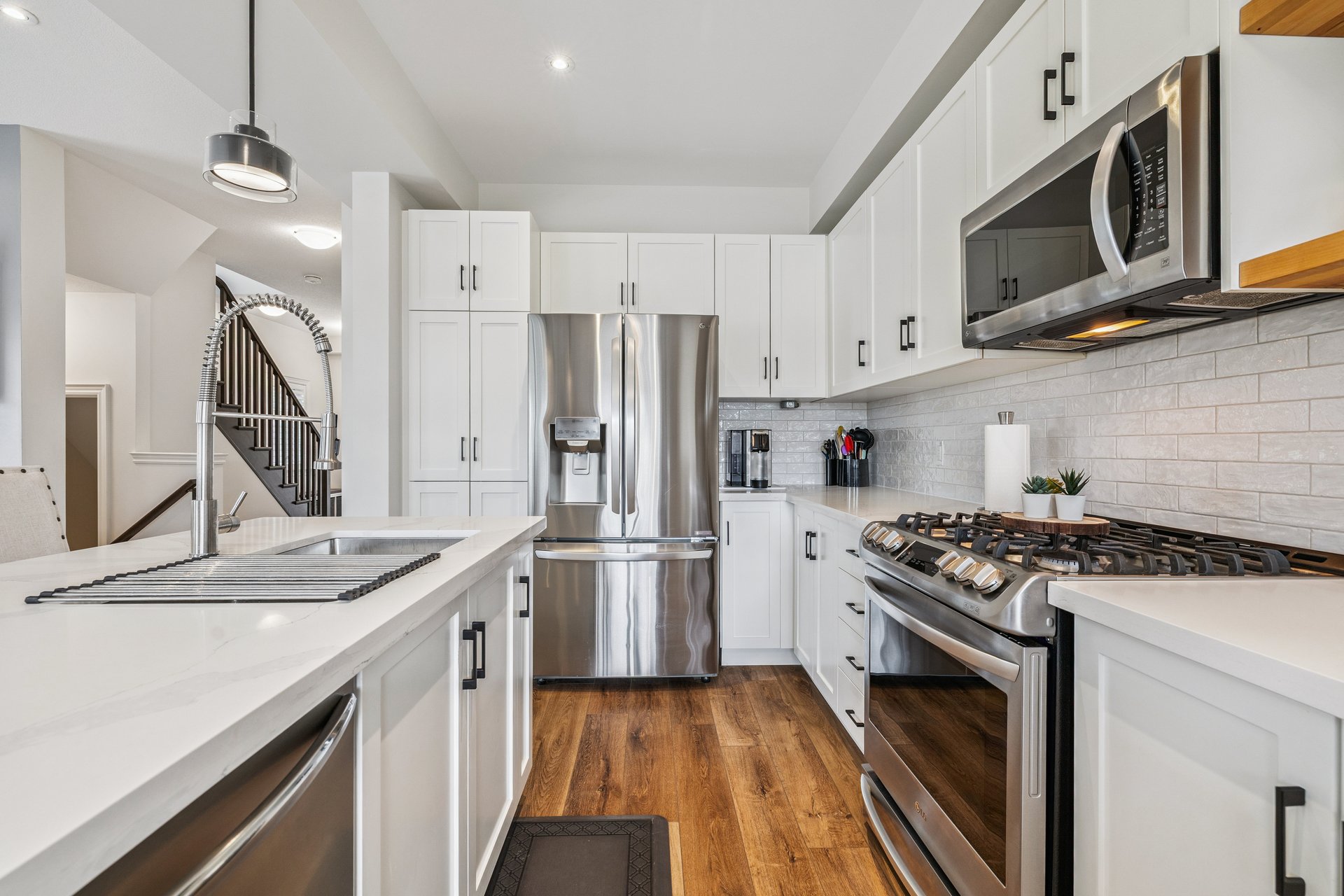 Beautifully updated END-UNIT townhome