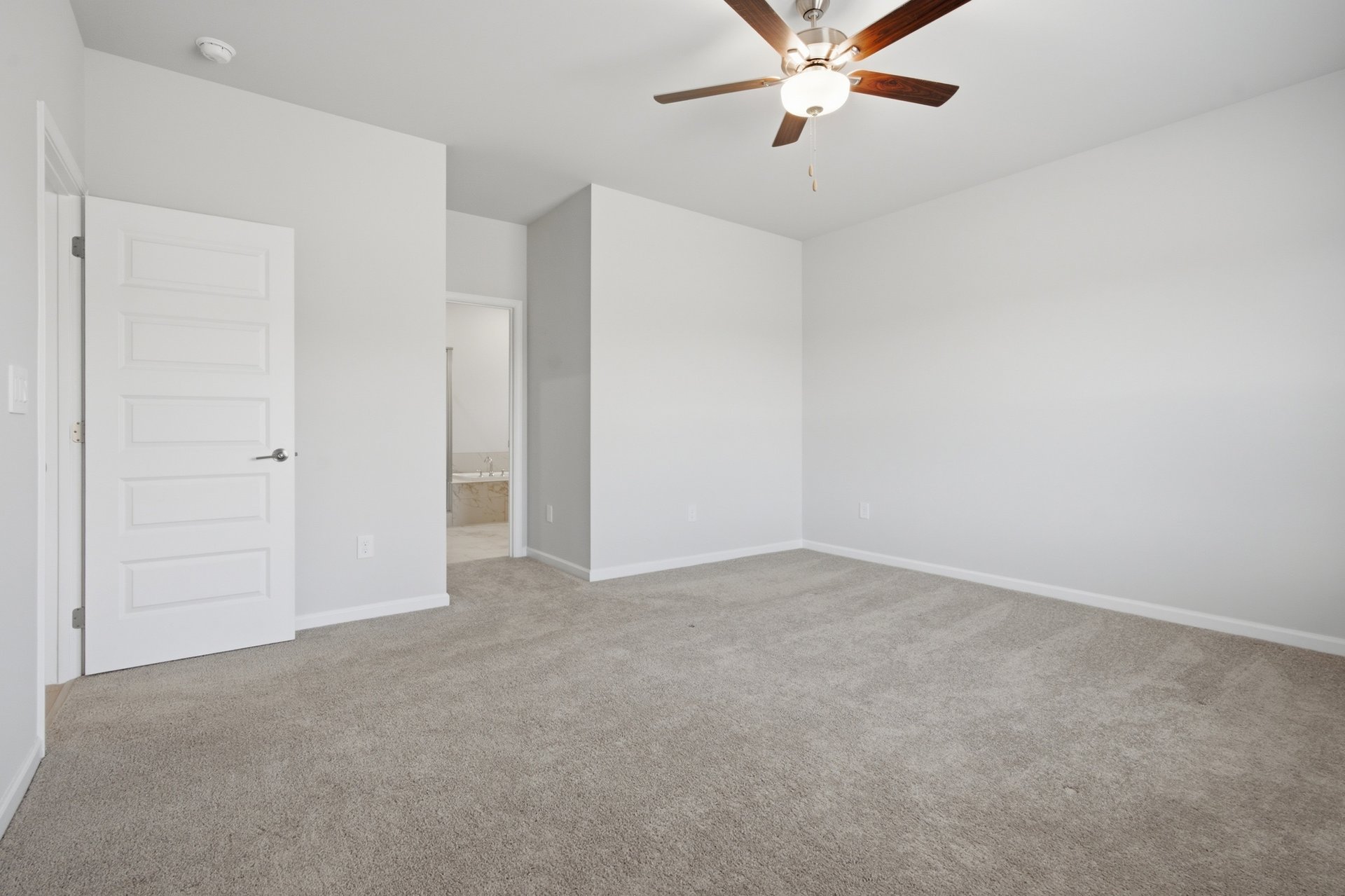 Peaceful Nature Views & Resort-Style Amenities