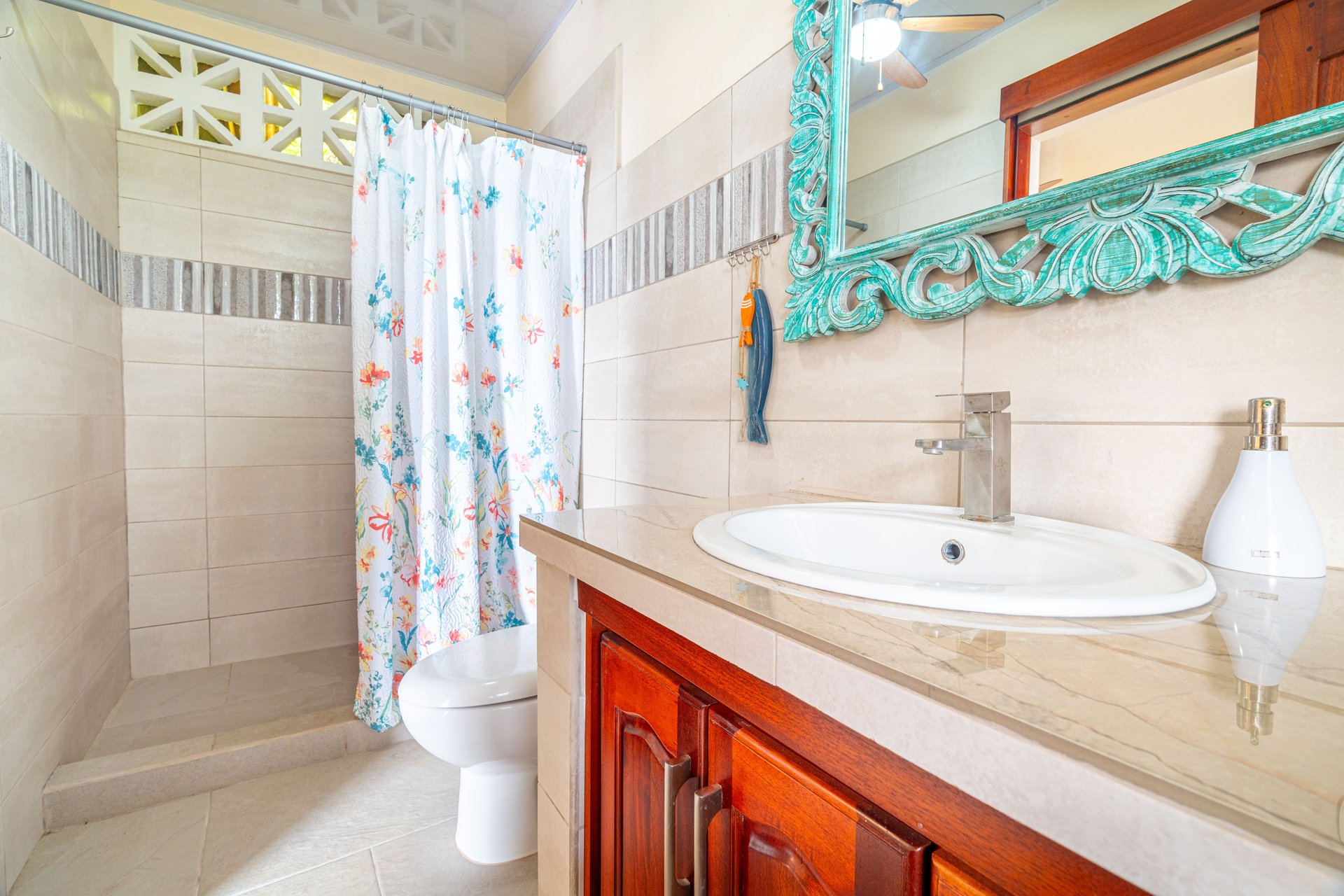 Expansive Ocean Views, Central Ojochal - 3 bed, 3 bath!