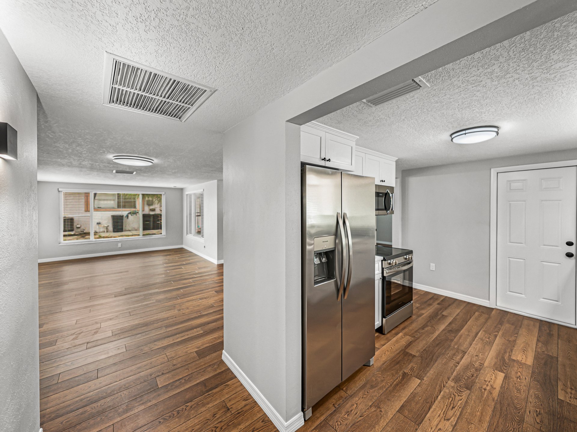 7824 LOTUS DR