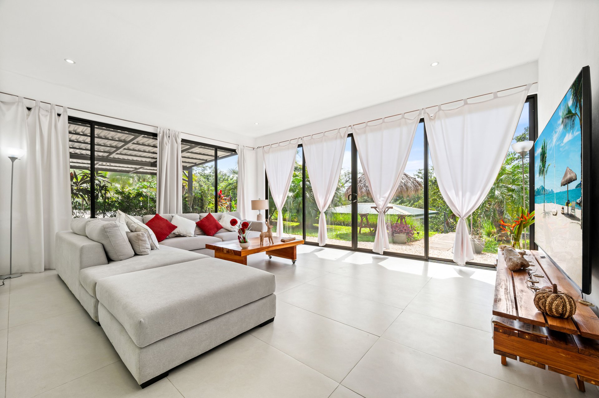 Mimi Lodge | Luxurious Mountain Retreat on 1.5 Acres Just 20 Minutes from Tamarindo