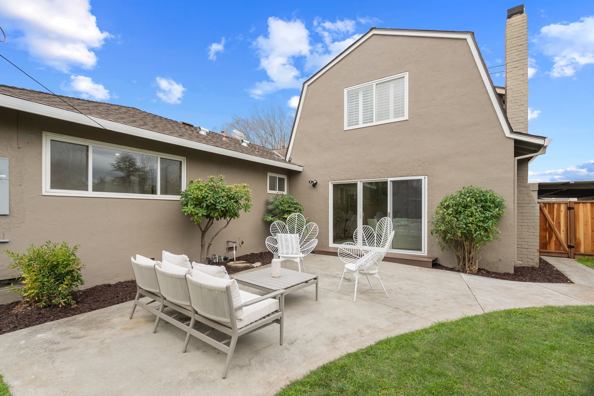 699 Cornell DR
