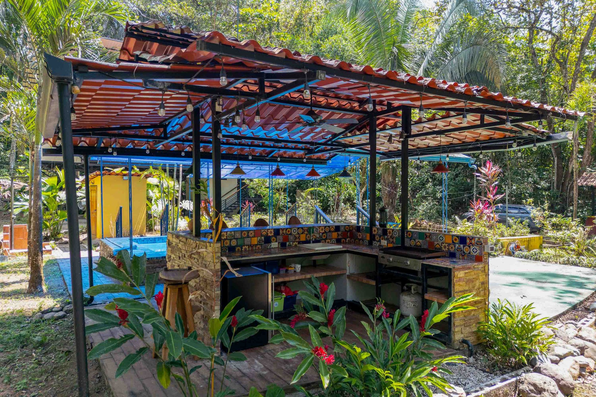 Tropical 3-bedroom home in gated community Manuel Antonio, Perfect rental!