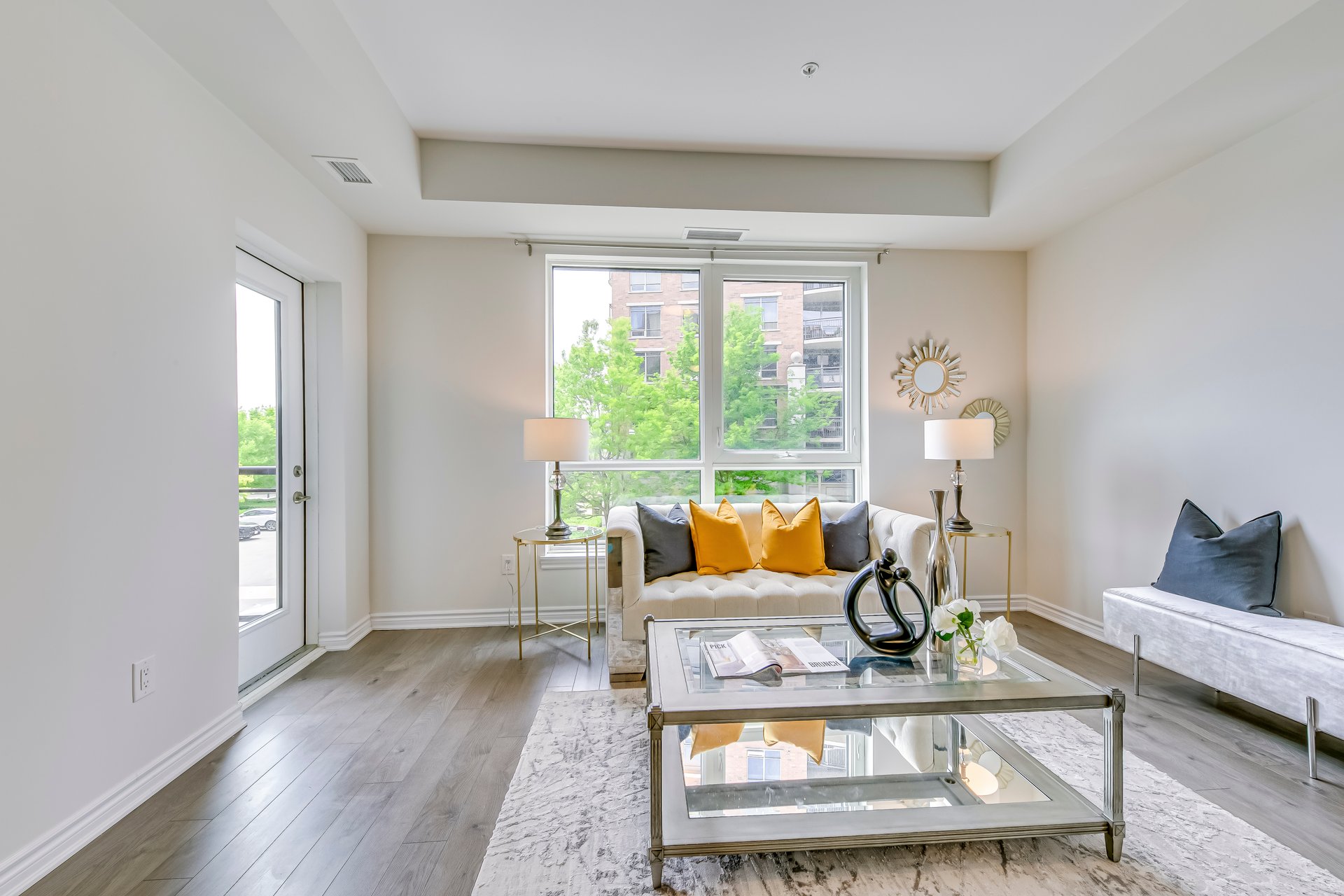 150 Oak Park Blvd 201
