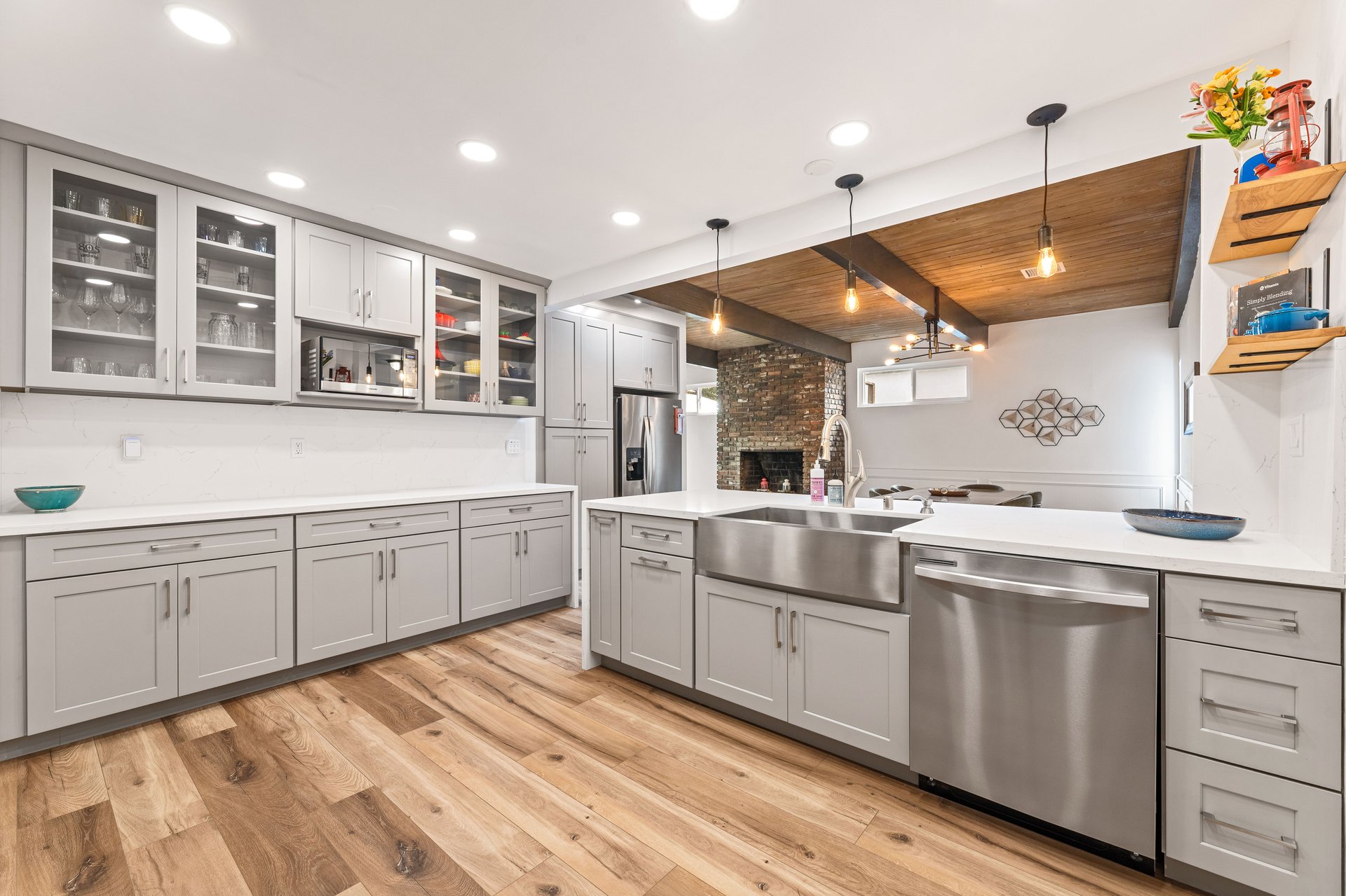 N Florence St, 91505