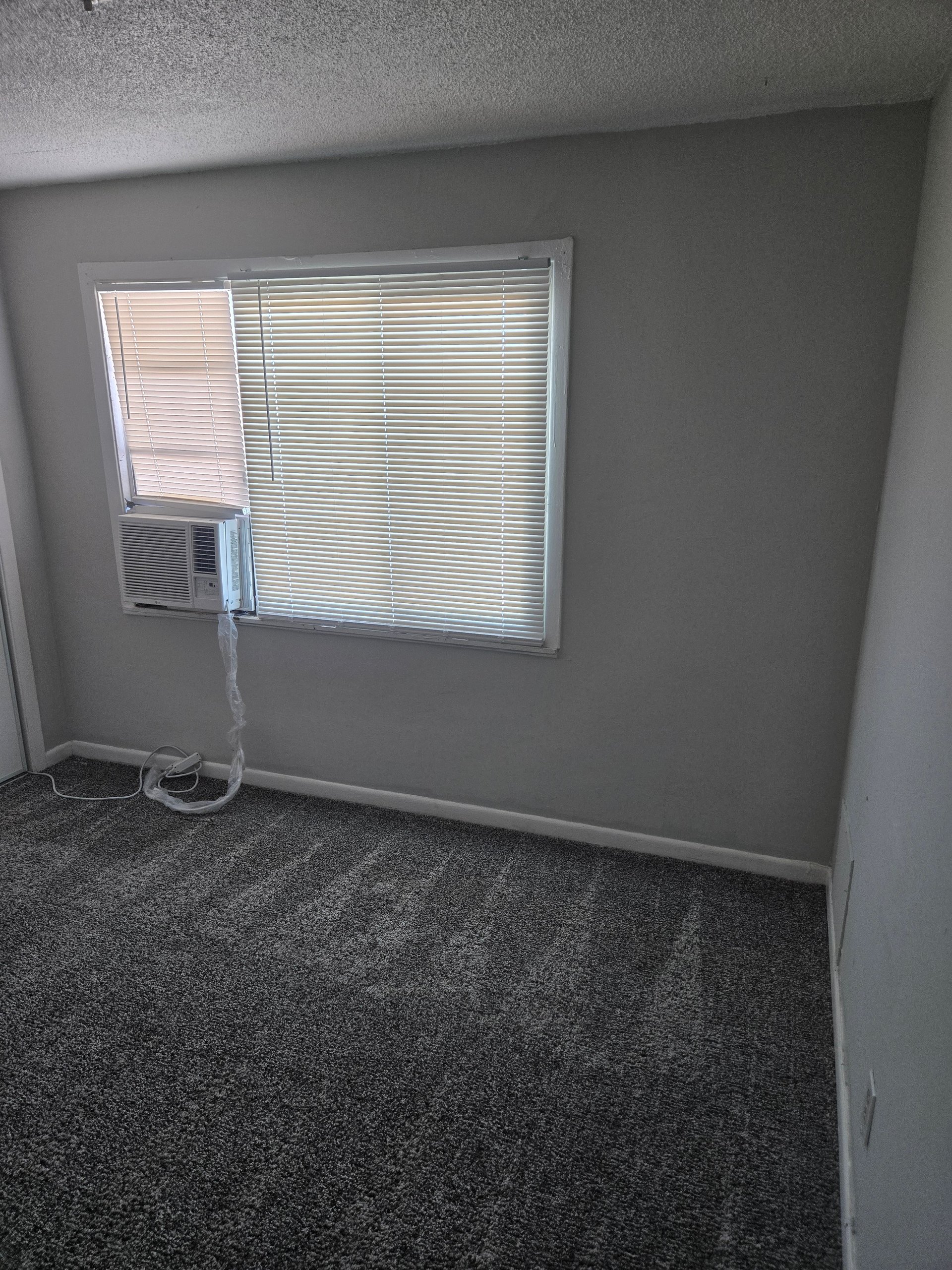 409 W Van Buren Ave #5 Las Vegas, NV 89106