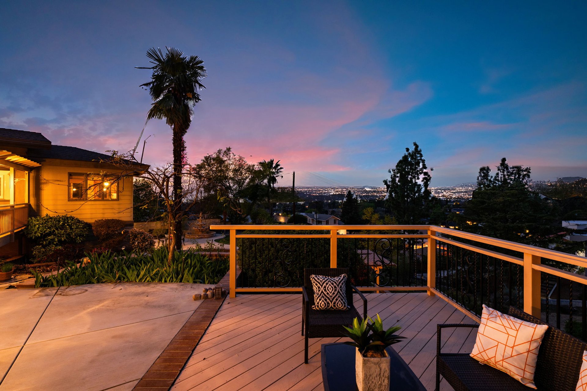 617 E Mariposa Drive