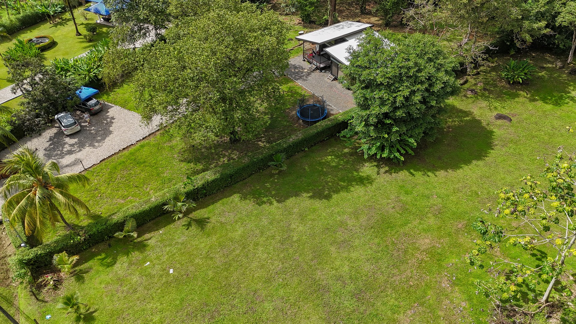 Charming 2-Bedroom Home in the Heart of Ojochal – Privacy, Convenience, and Opportunity Await!