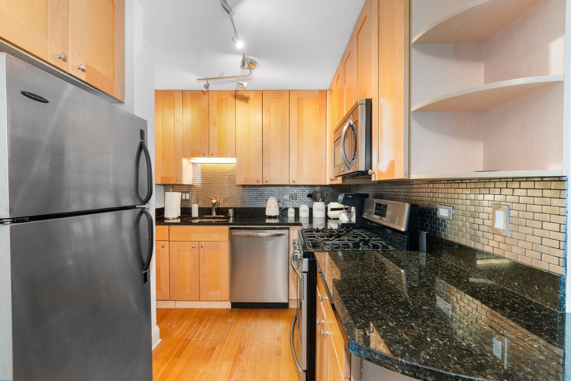 4144 N Sheridan Rd 303