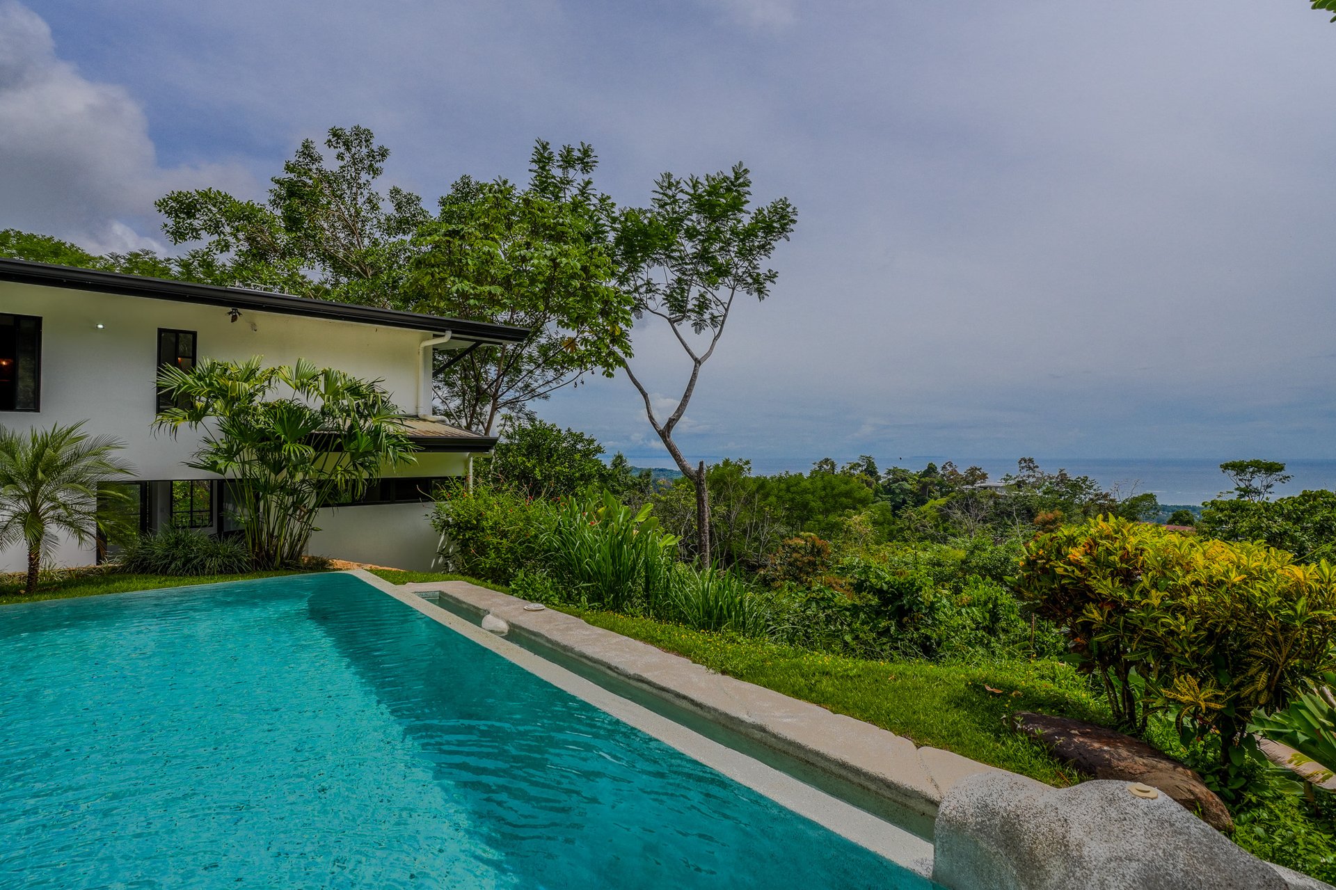 Casa La Roca, Whale's Tail 3 Bedroom Home In Uvita!