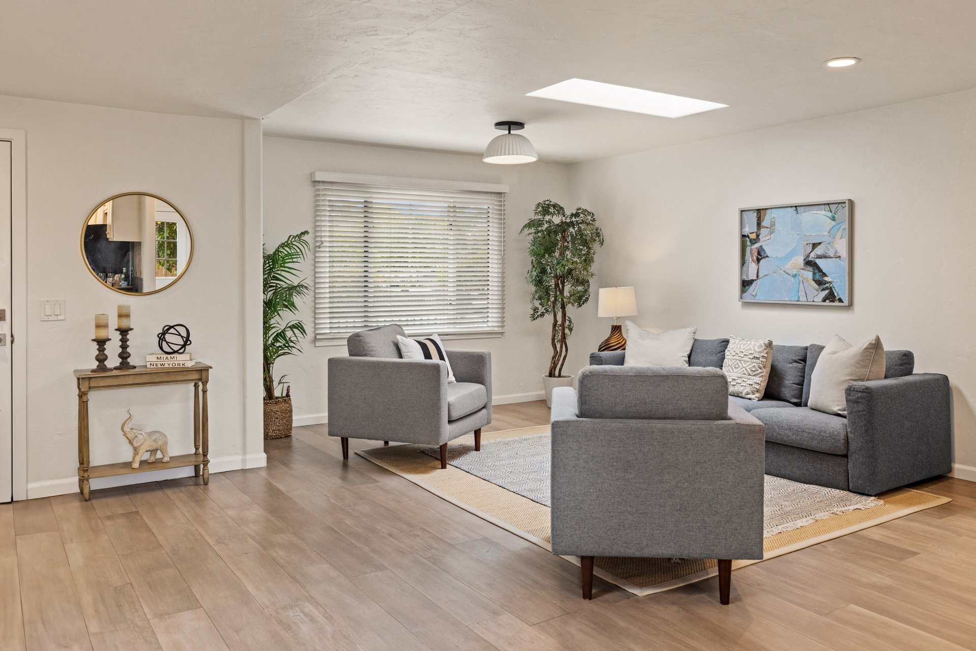 Monterey Sunbelt Living - 303 Del Robles Ave