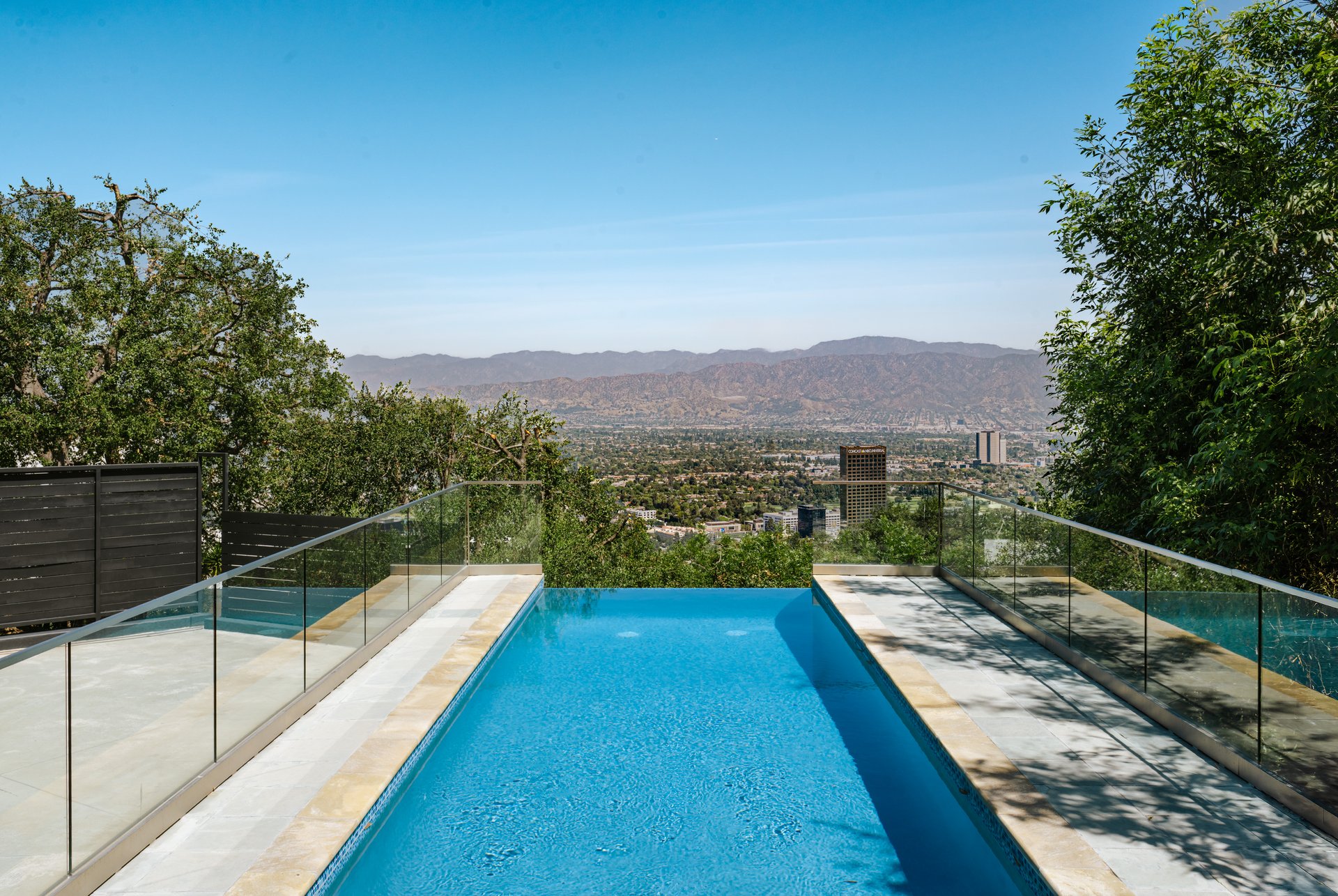 7825 Torreyson Dr, Hollywood Hills