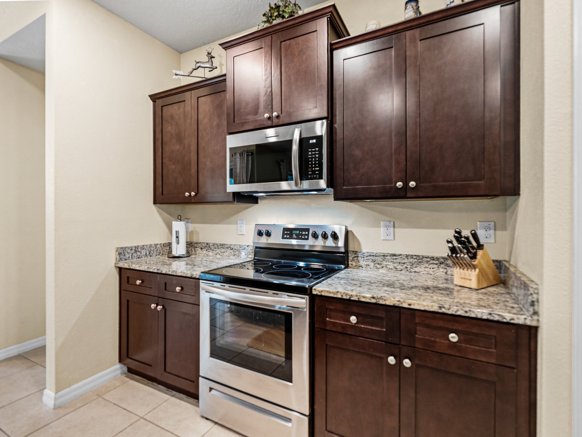12615 EASTPOINTE DR