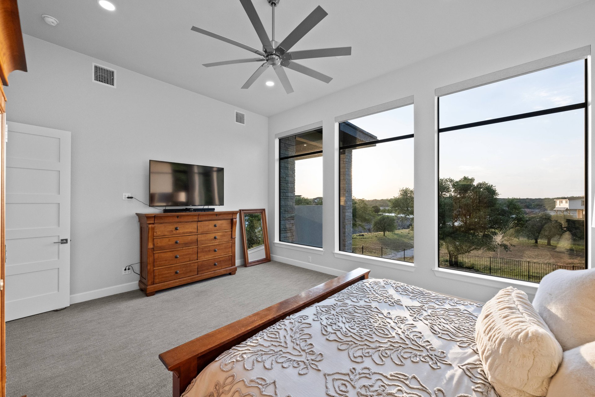 2912 Patriot Drive & 3002 Point Cove