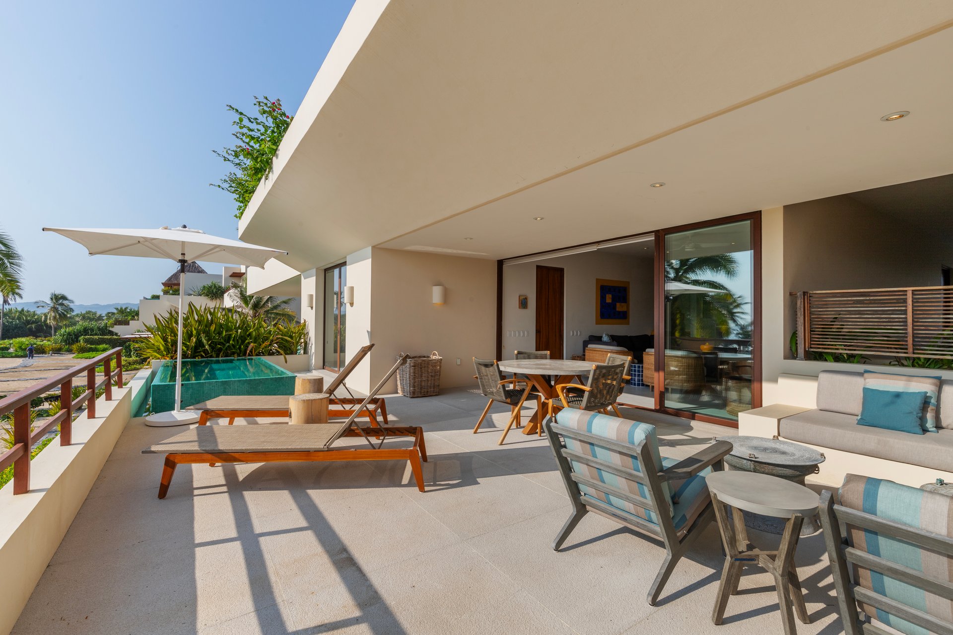 Marea Beachfront Villa H48