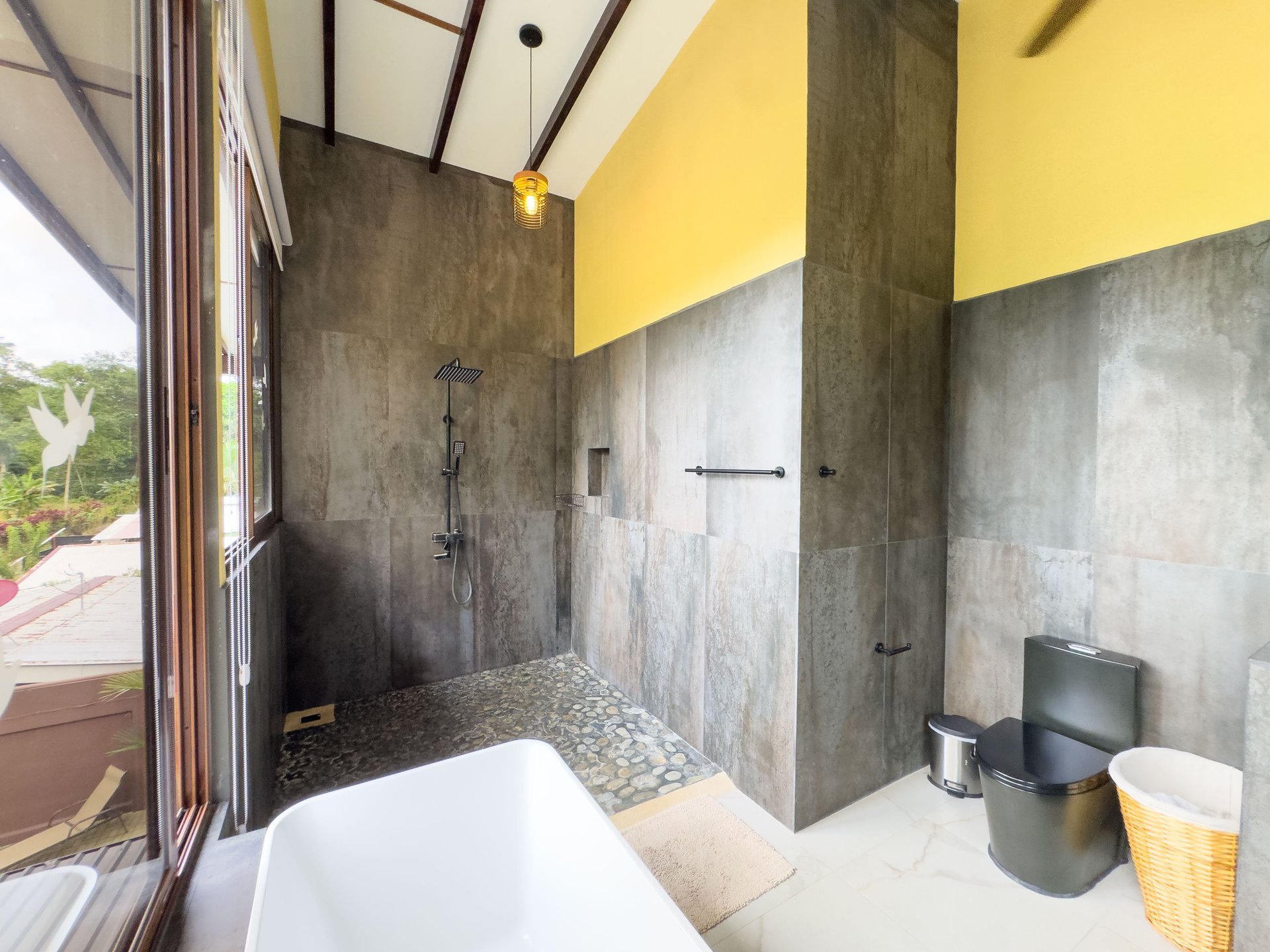 Naranjito corner lot house