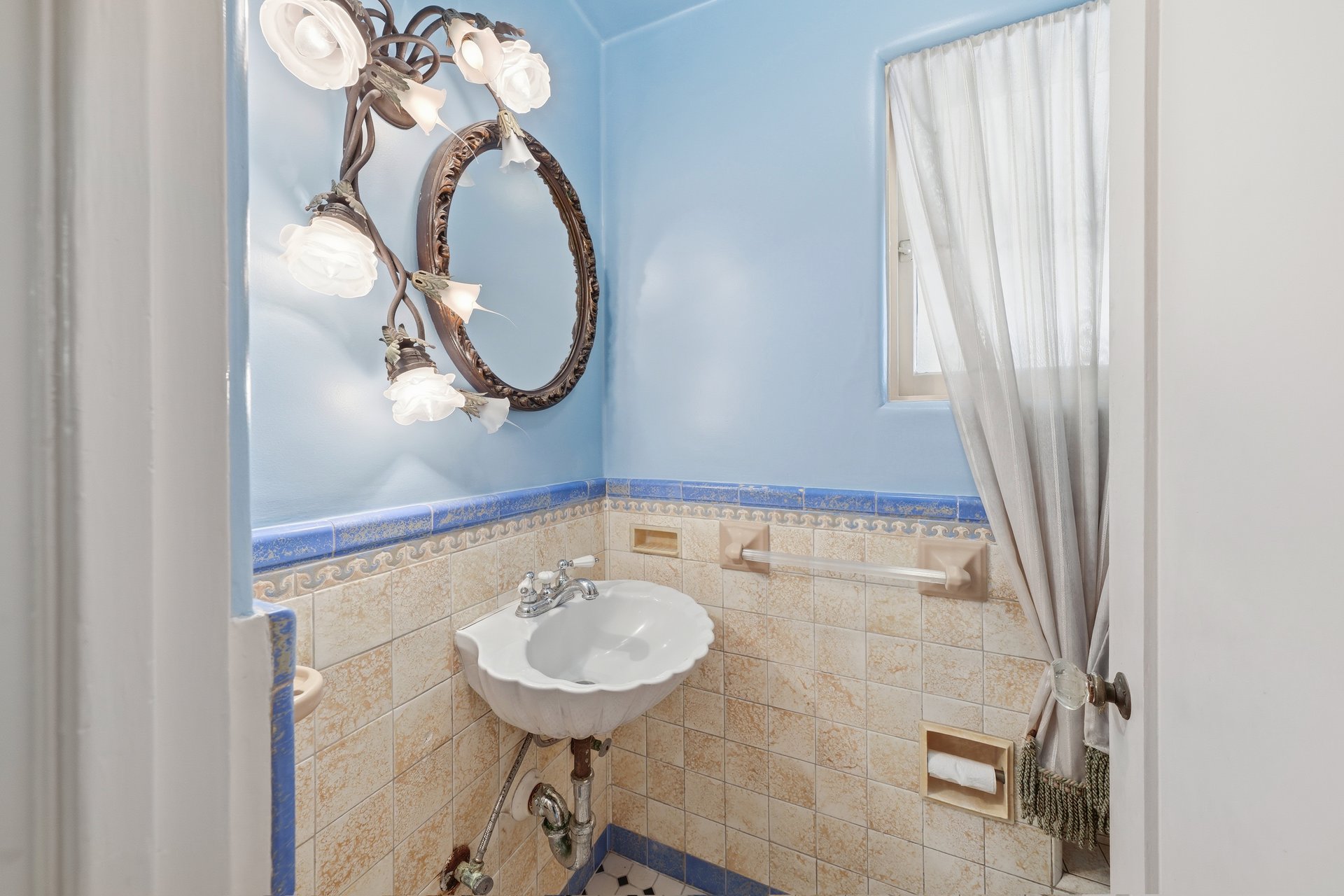 1602 The Strand (Entire Property)