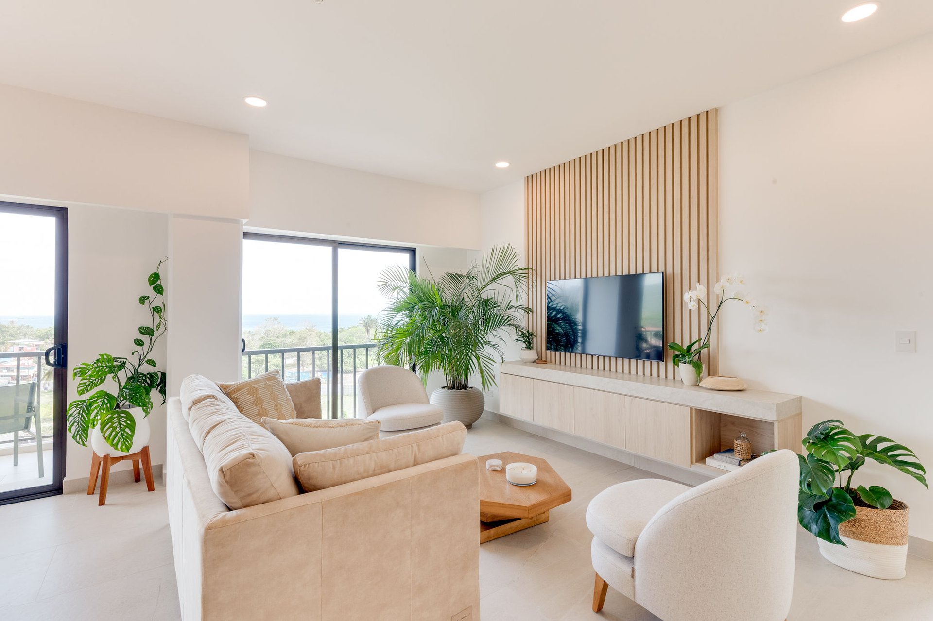 Ocean & Mountain View Modern Beach Condominium 