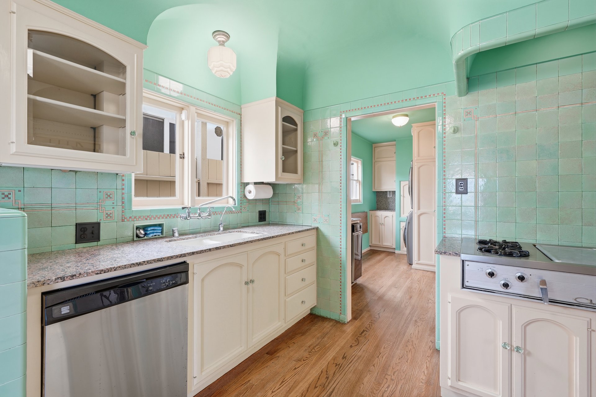 1602 The Strand (Entire Property)
