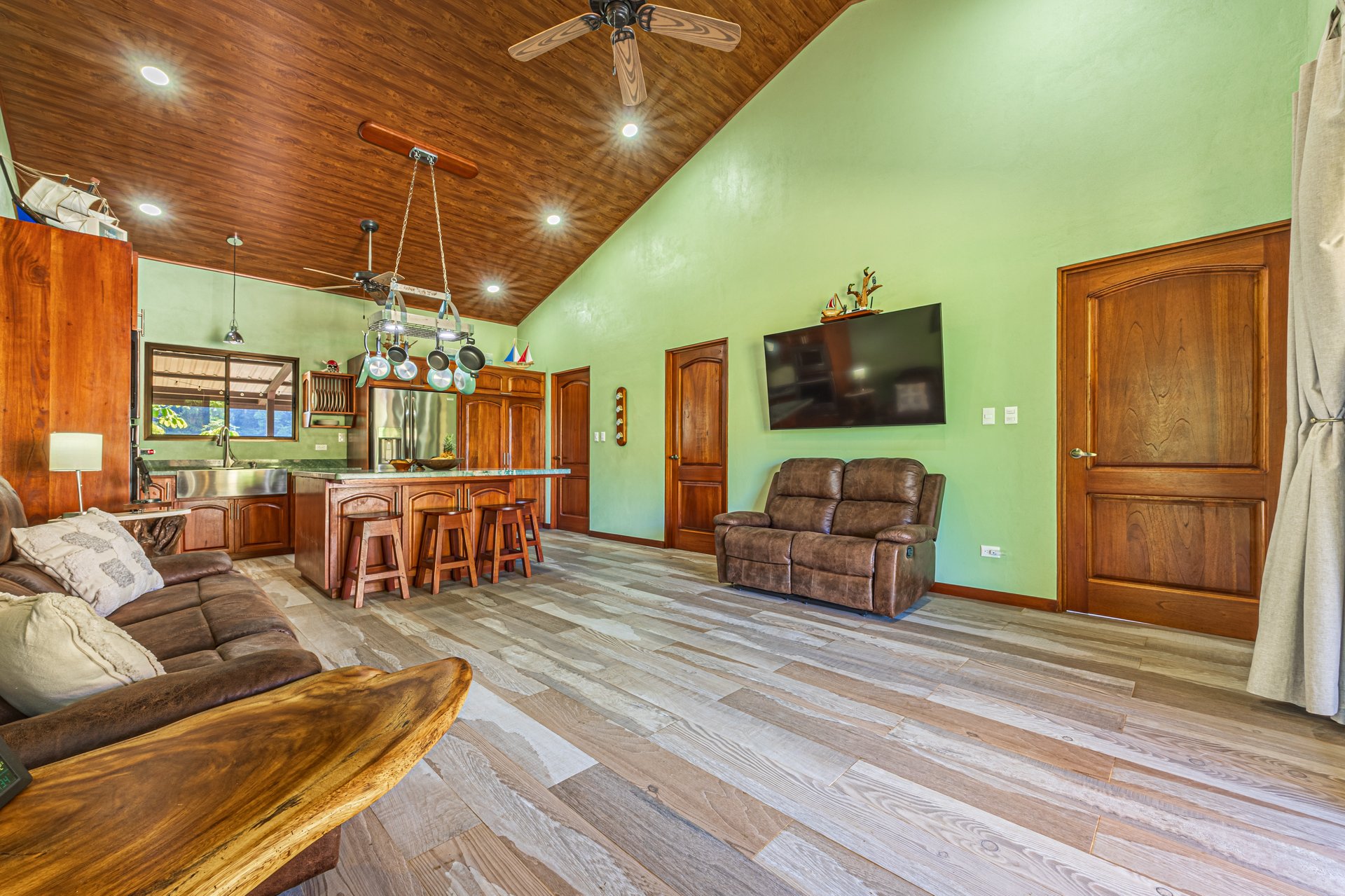 Mountain Farm & Homestead Opportunity in San Josecito, Costa Rica