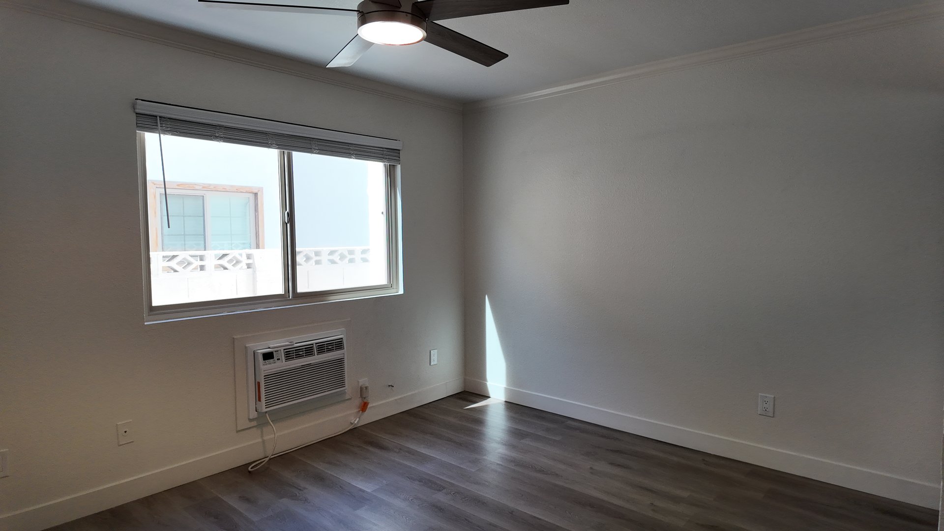 417 South 10th Street #I Las Vegas, NV 89101