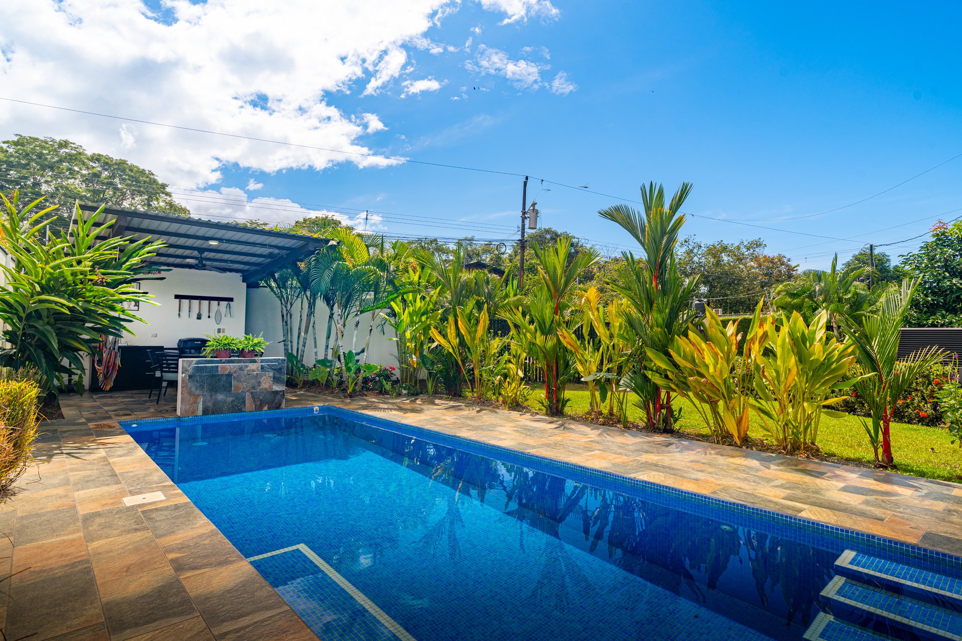 Modern 3 Bedroom Home - Walking distance to it all!