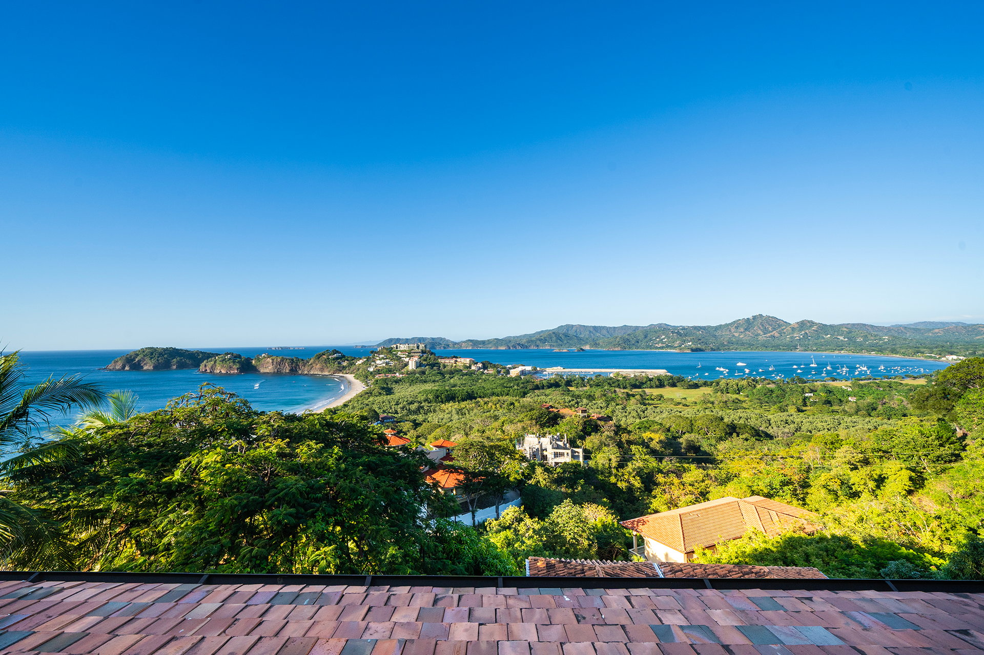Casa Todo Bien and Guest House: Luxury 4BR Main Home + Guest House with Ocean Views