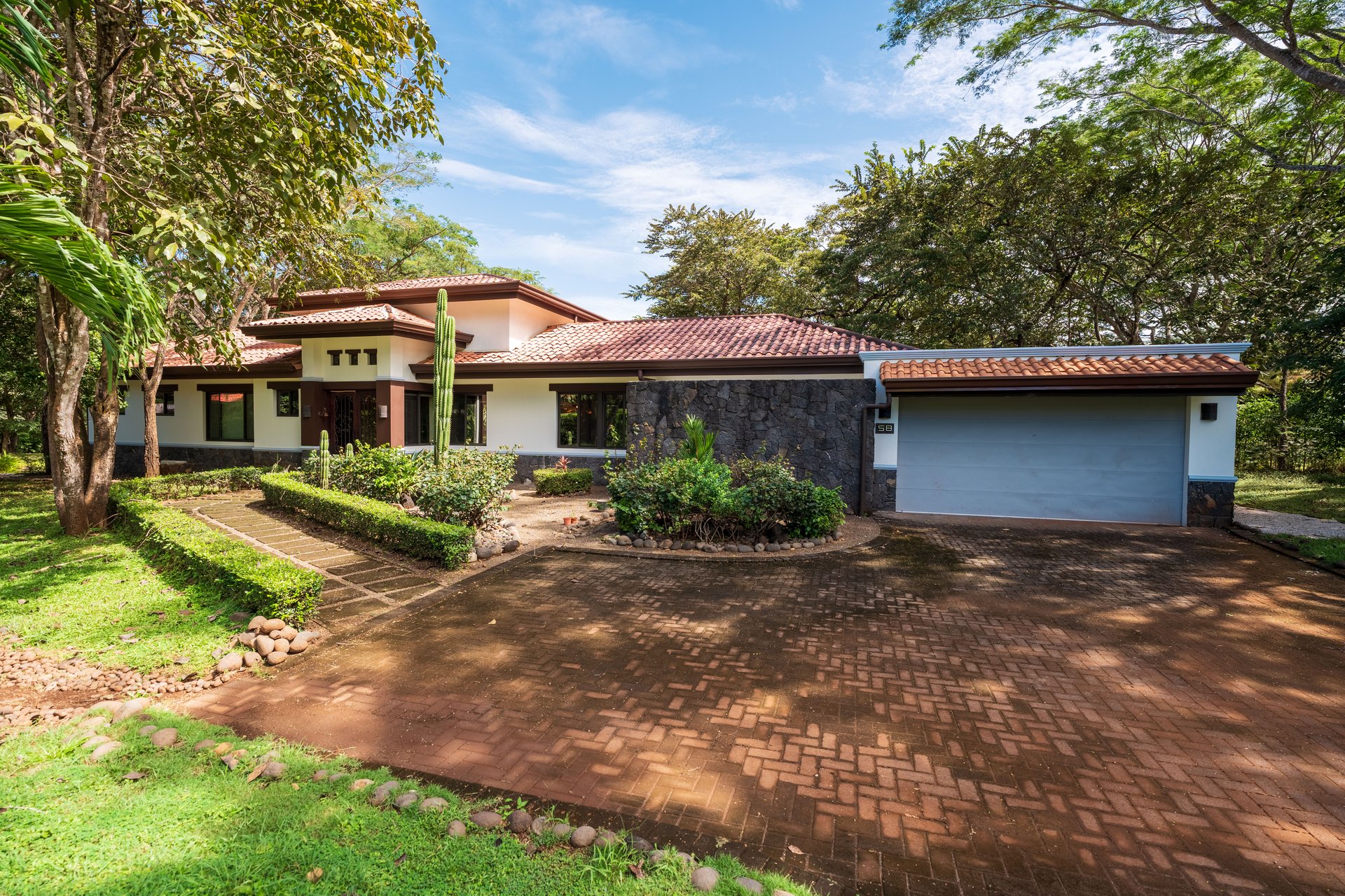 Casa Armonía | Elegant Spanish Colonial Retreat in Hacienda Pinilla