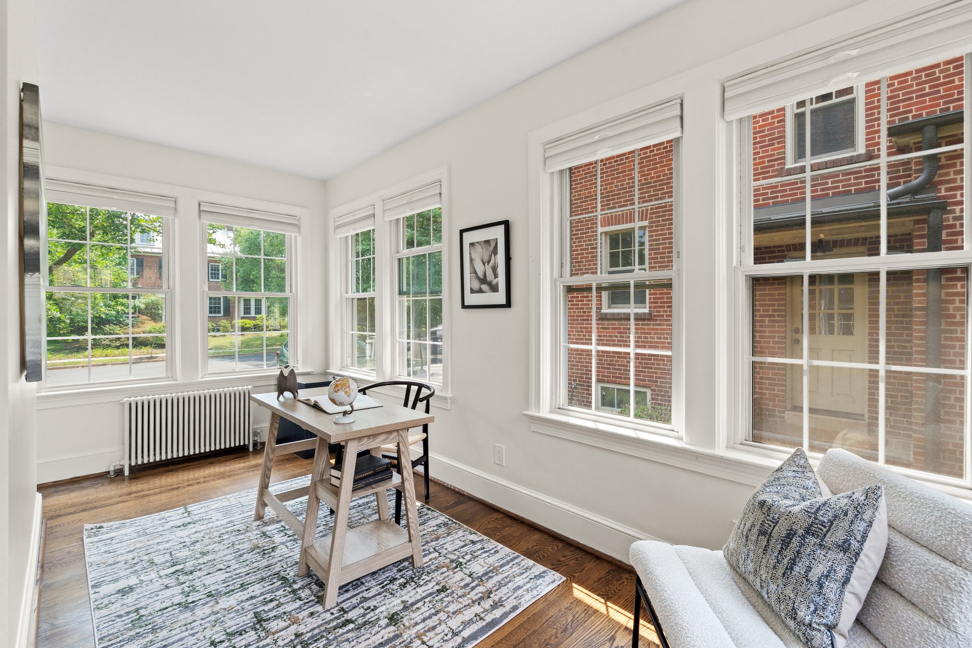 21 W Oak Street